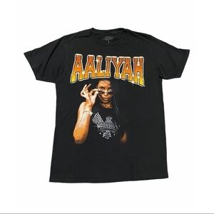 Aaliyah Tee Size Small